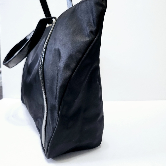 GIVENCHY Black Weekend Bag - Picture 7 of 10